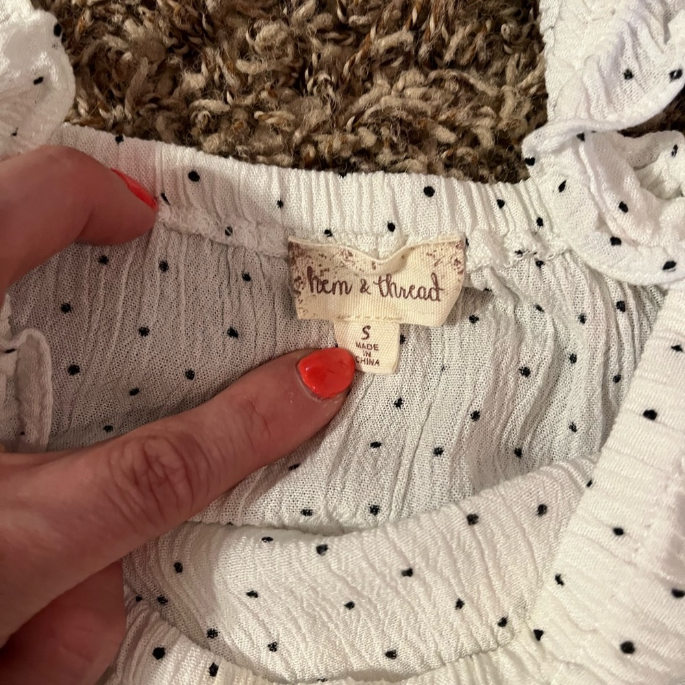 Hem and Thread tank top - Picture 2 of 2